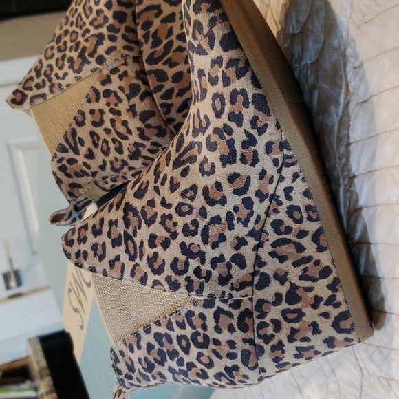 Leopard Ankle Boots - Picture 3 of 6